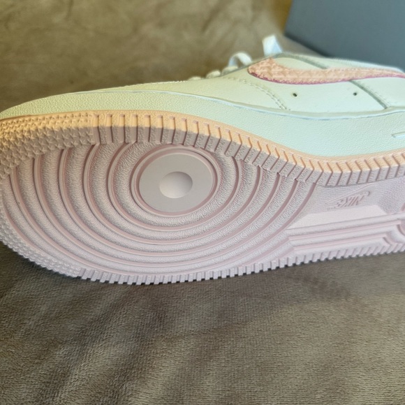 Women’s Air Force 1 ‘07 VD - Picture 4 of 4